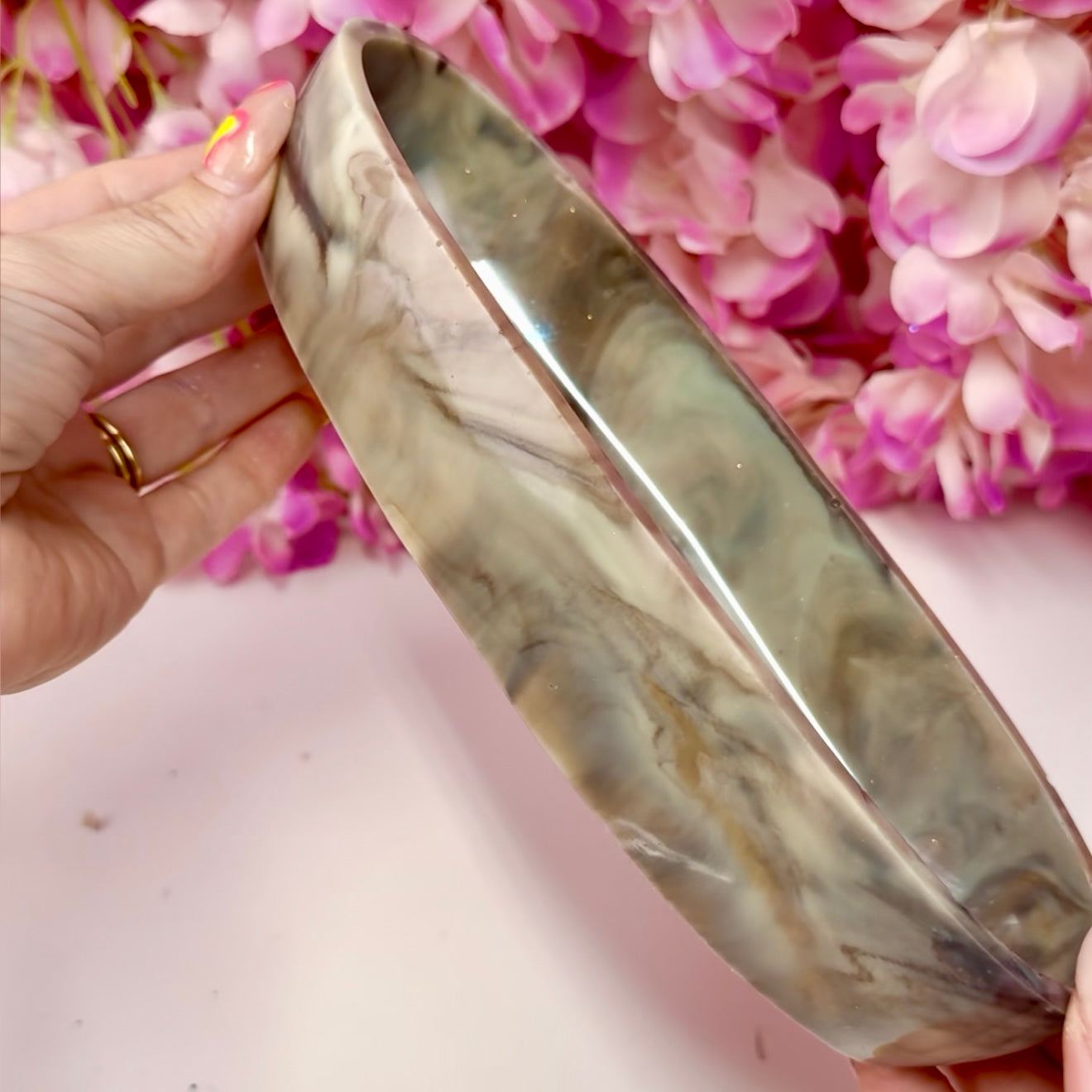 Agate & Crystal Resin Bowls Workshop. Online Group Workshop. International. Uk time zone. Sunday October 26th 6pm.