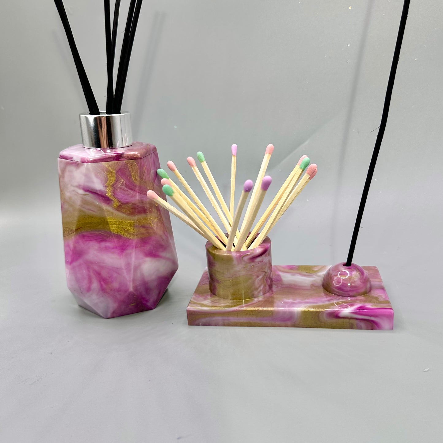 ONLINE Resin Marbling 4 Ways With Resin Jules Friday 27th Sept 6pm 1-2hrs UK TIME ZONE