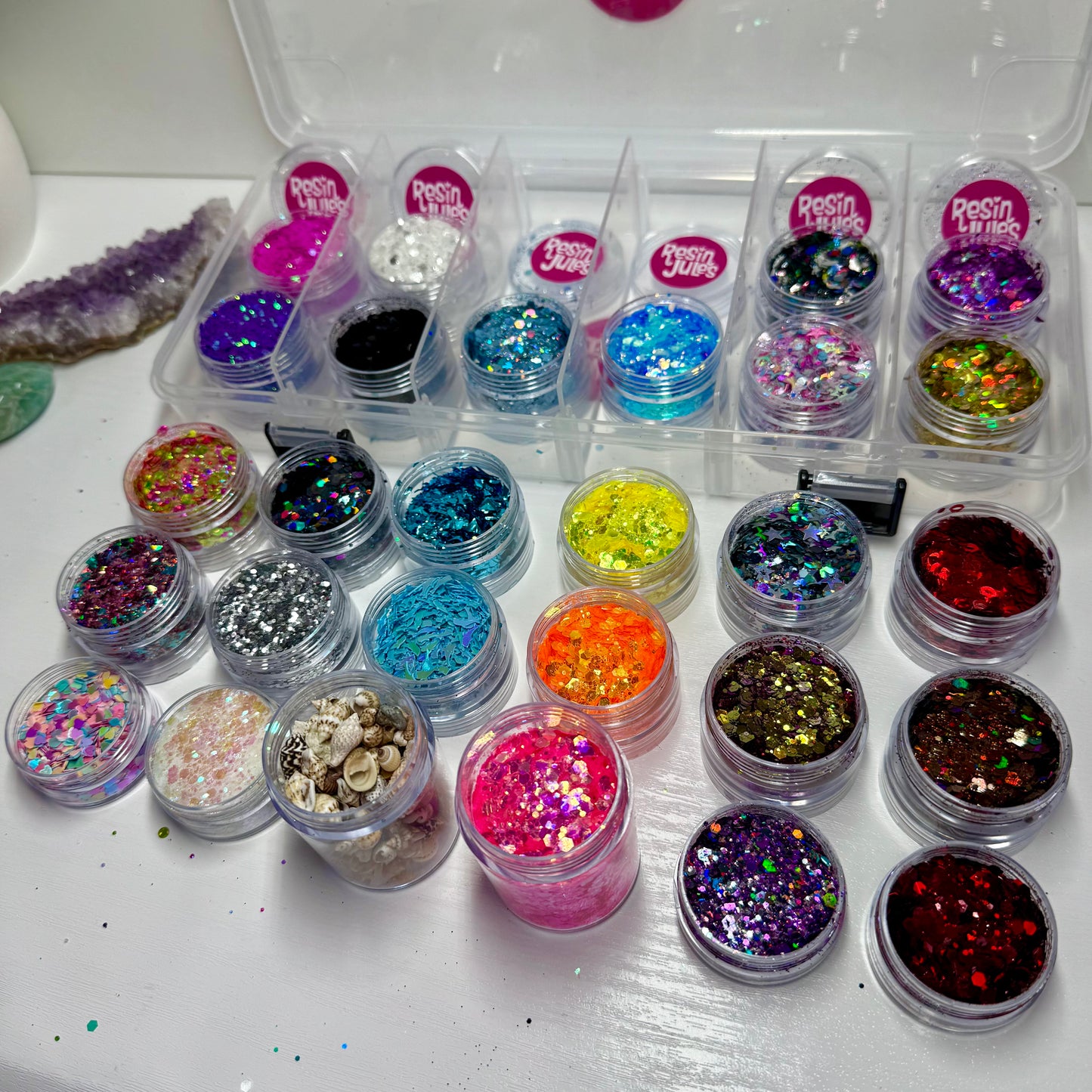 Resin Jules Glitter Bumper Pack limited edition case full of 28 sparkles! ✨ FREE SHIPPING COLOURS SLIGHTLY VARY