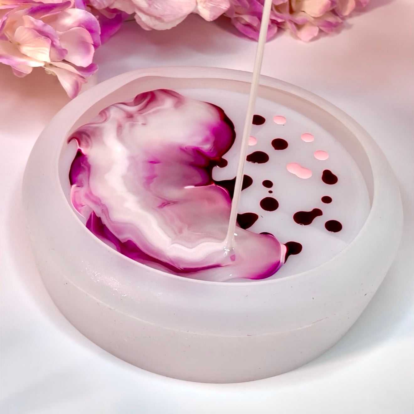 The Minky Technique Workshop; Online. Resin Skills Workshop. 1 Hour Live. International Thursday July 30th 6pm BST
