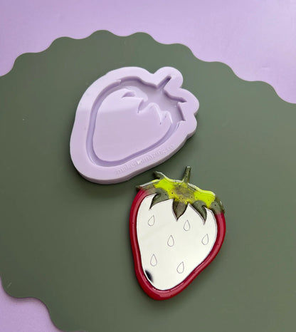 Resin Jules x Make It Amazing - Strawberry Pocket Mirror Kit